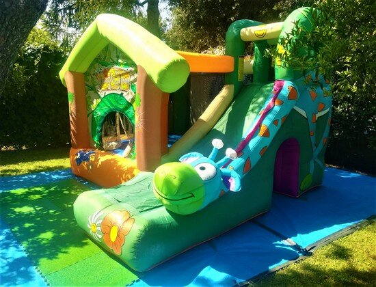 animazione_bimbi_matrimonio_con_gonfiabile animazione_bimbi_matrimonio_con_gonfiabile